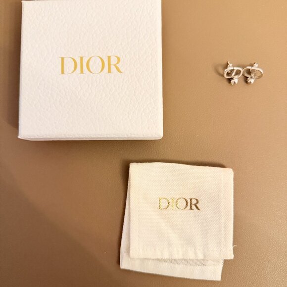 Christian Dior Metal Crystal CD Star Drop Earrings Silver w.box - Picture 2 of 2